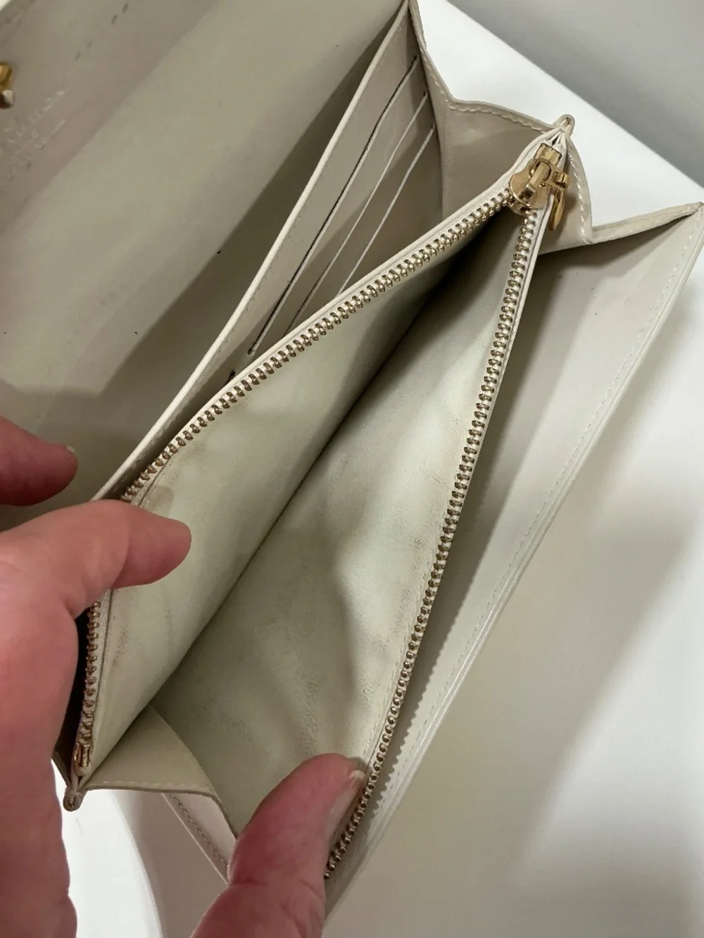 Louis Vuitton yellow Vernis clutch wallet - Picture 6 of 10